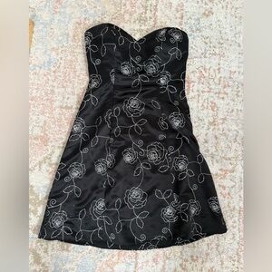 White House Black Market Womens Strapless Satin Embroidered Floral Mini Dress